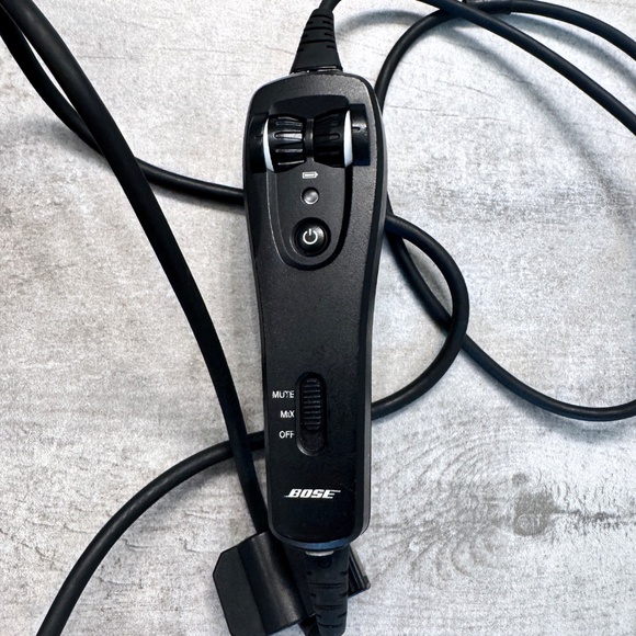 BOSE A20 AVIATION Pilot Headset - Picture 6 of 6